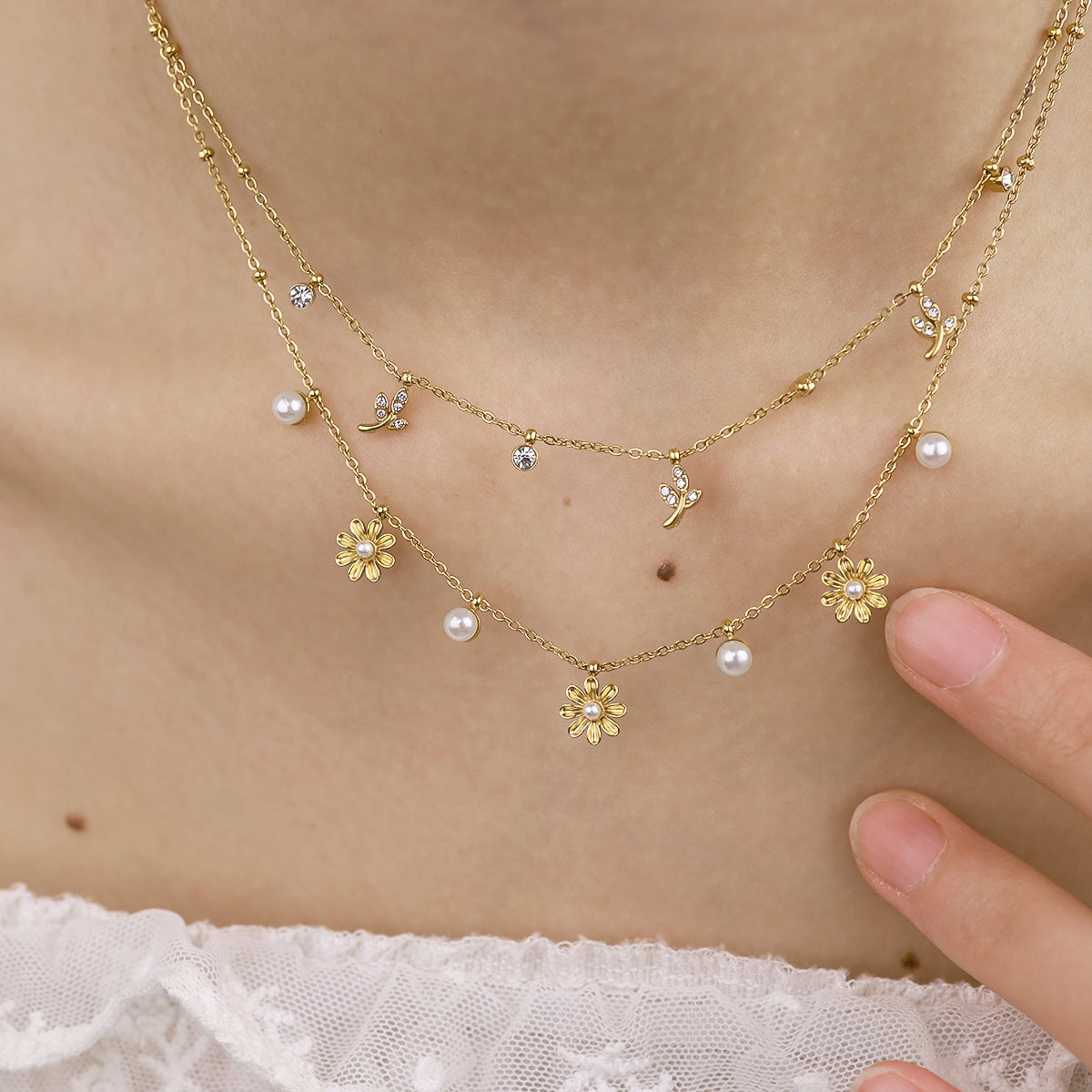 Flower-Pearl Charm Necklace